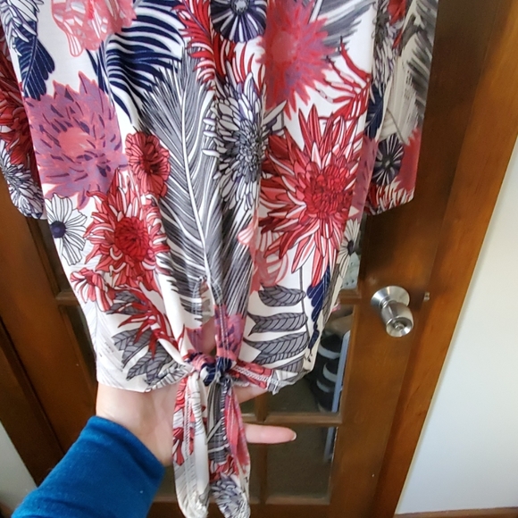 Top - Picture 3 of 4